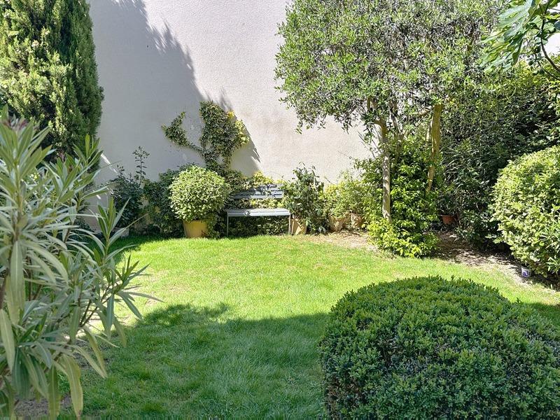 Maison de ville - 205 m² - 7 pièces