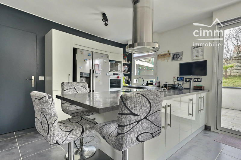 Maison - 86 m² - 5 pièces