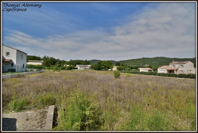 Terrain constructible - 2 000 m²