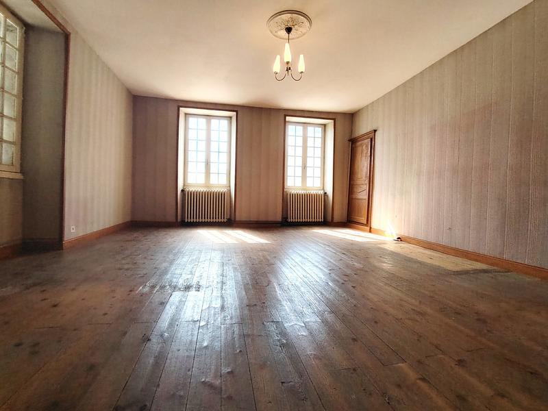 Maison ancienne - 219 m² - 8 pièces