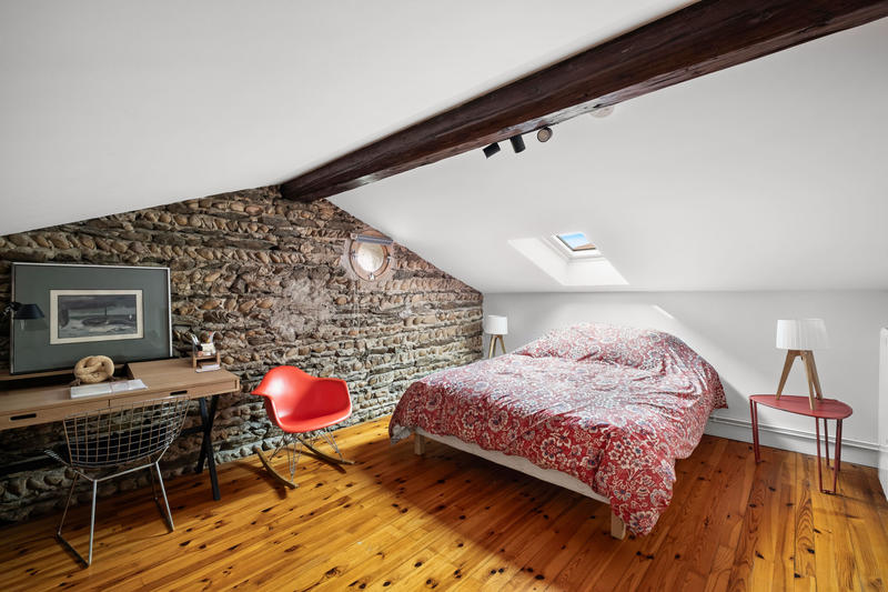 Maison - 270 m² - 8 pièces