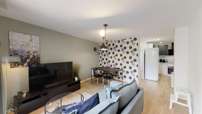 Appartement - 80 m² - 5 pièces