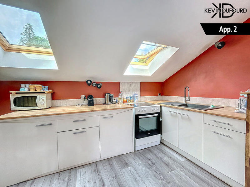 Maison - 250 m² - 11 pièces