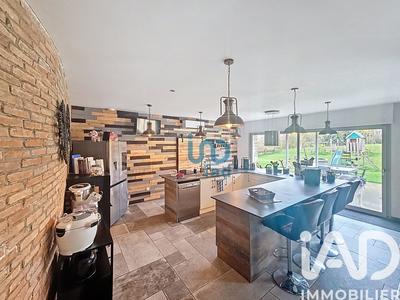Maison - 243 m² - 7 pièces