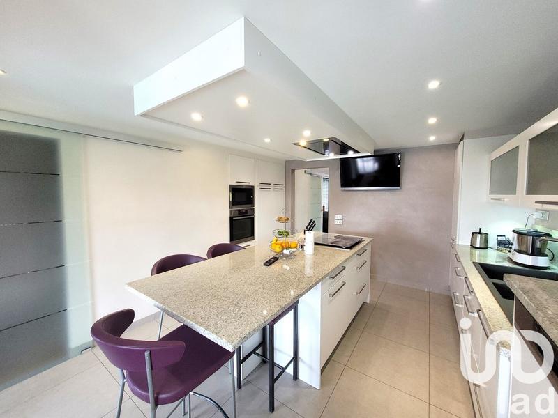 Maison - 179 m² - 6 pièces