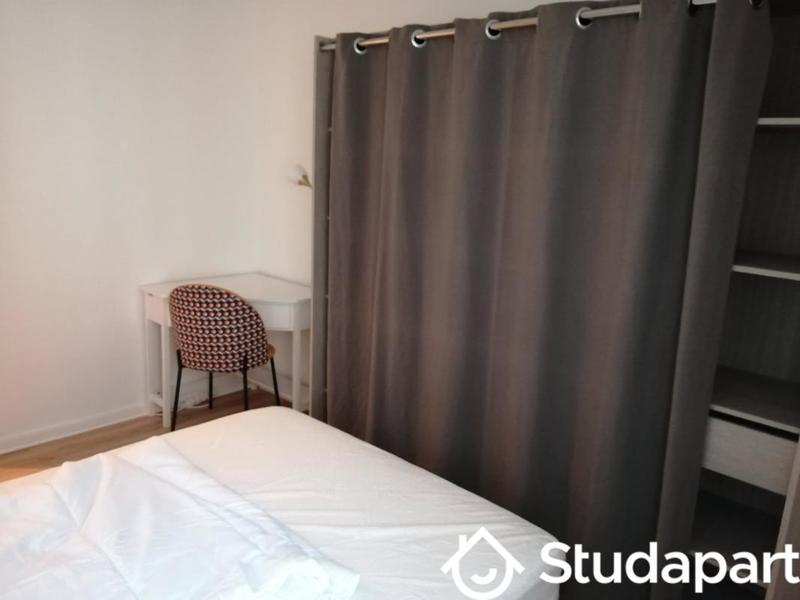 Chambre - 12 m² - 1 pièce