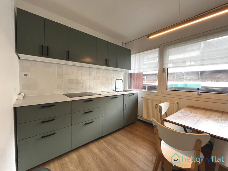 Appartement - 80 m² - 5 pièces