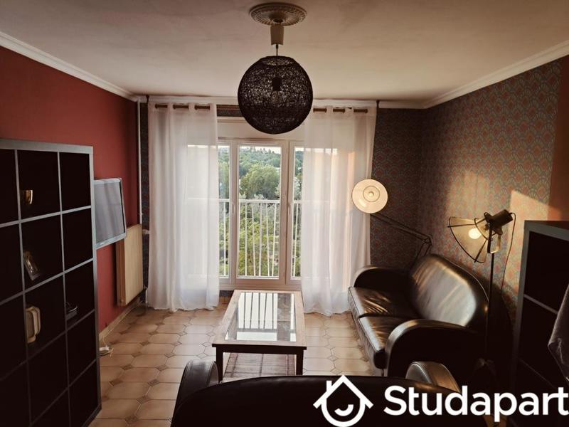 Chambre - 9 m² - 1 pièce