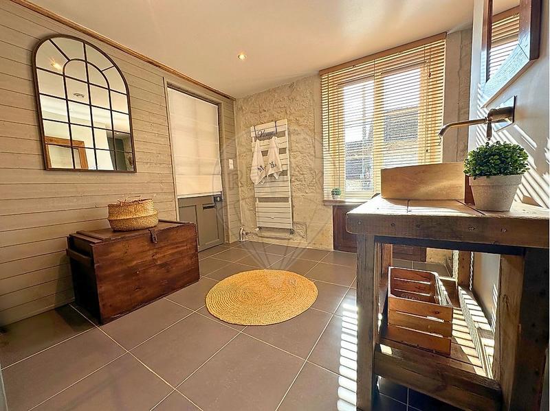 Maison ancienne - 163 m² - 7 pièces