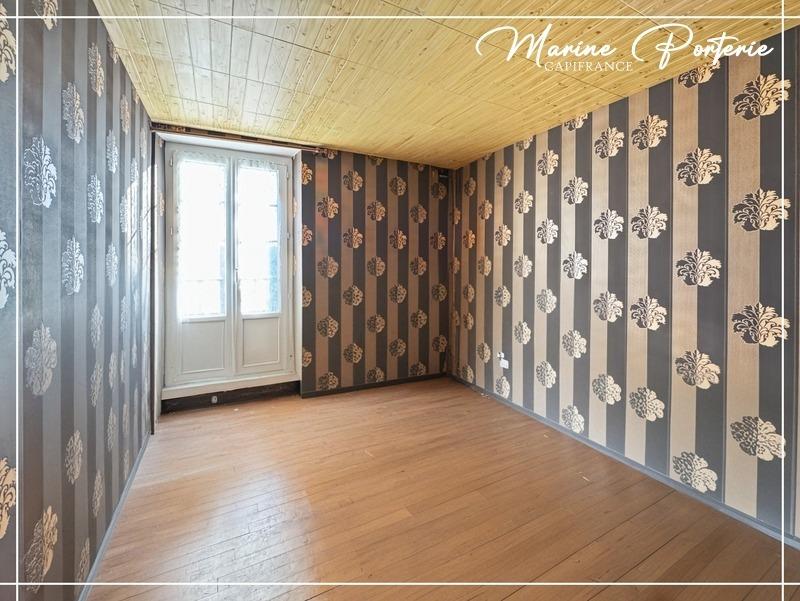 Maison en pierre - 200 m² - 7 pièces