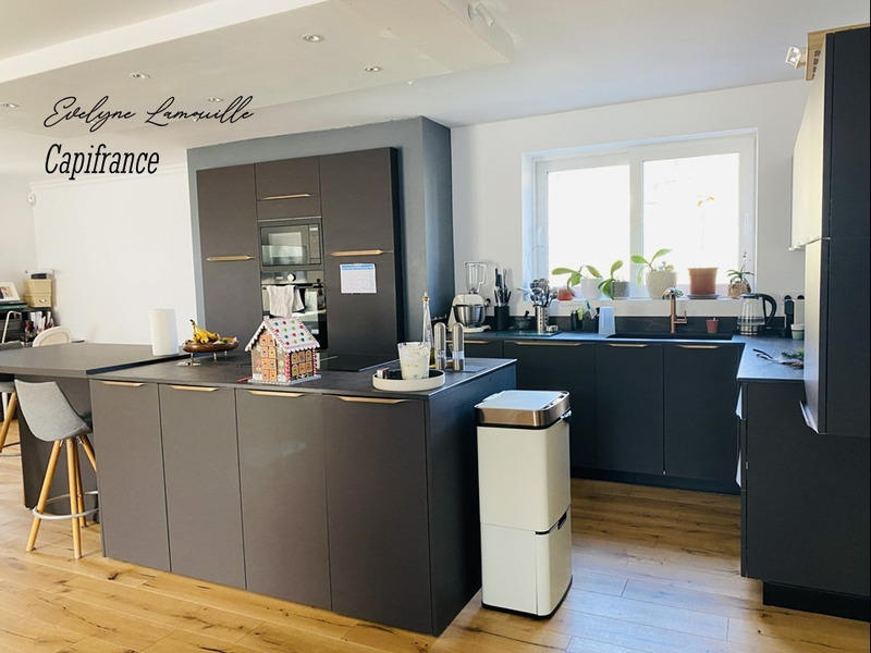 Maison - 197 m² - 7 pièces