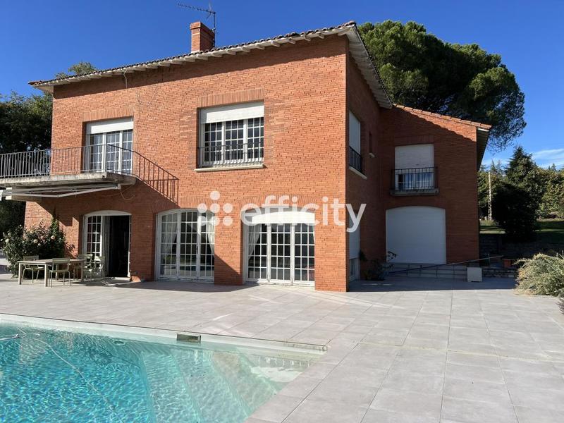 Maison - 416 m² - 8 pièces