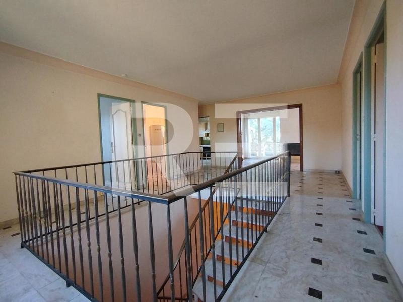 Maison - 184 m² - 7 pièces