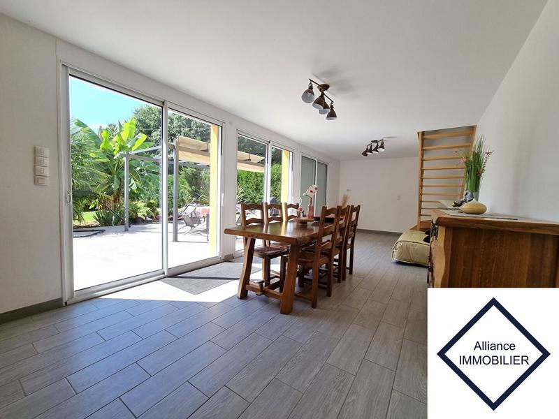 Maison - 196 m² - 7 pièces