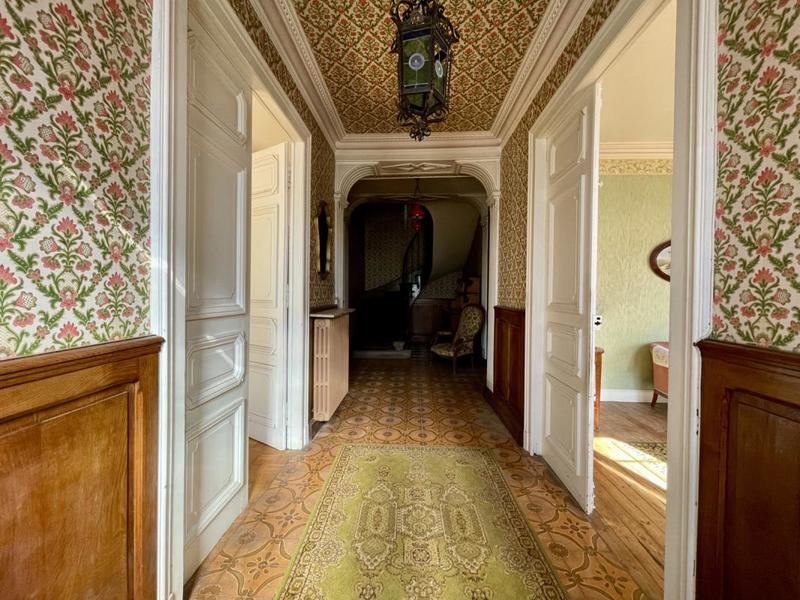 Maison - 220 m² - 7 pièces