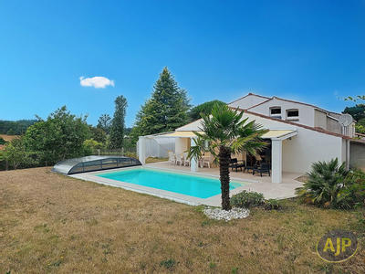 Maison - 189 m² - 8 pièces