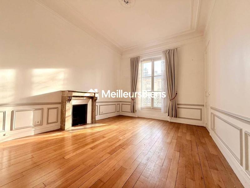 Appartement bourgeois - 96 m² - 4 pièces