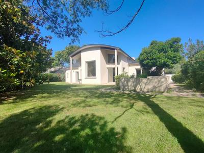 Maison - 356 m² - 5 pièces