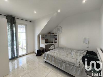 Maison - 195 m² - 7 pièces