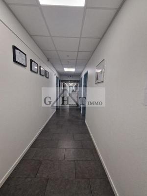 Bureau - 230 m²