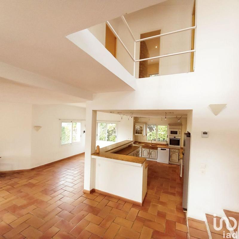 Maison - 215 m² - 5 pièces