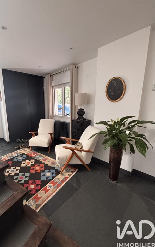 Maison - 180 m² - 8 pièces