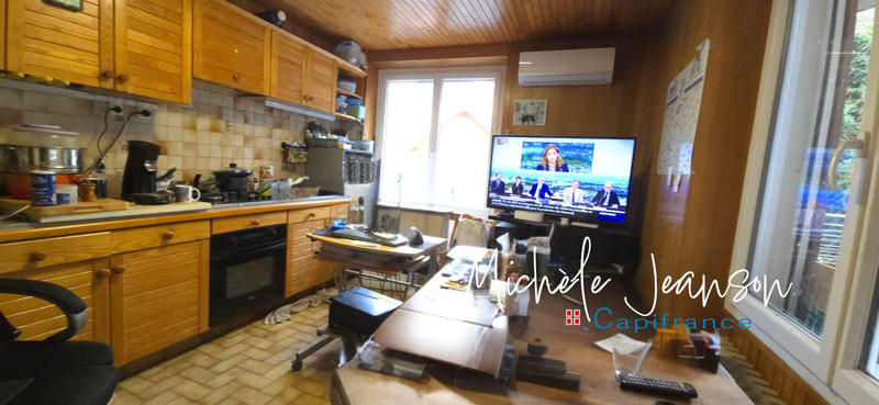 Maison en pierre - 199 m² - 9 pièces