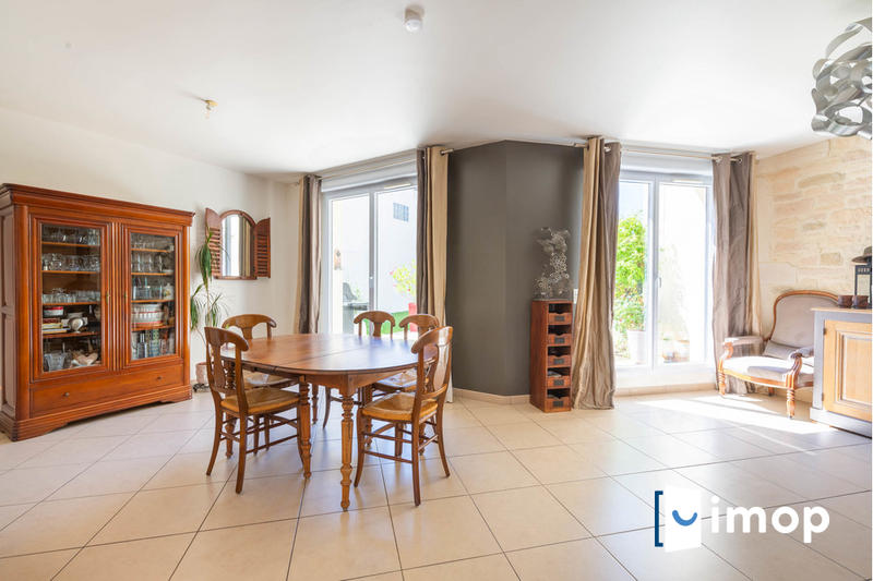 Maison - 189 m² - 7 pièces