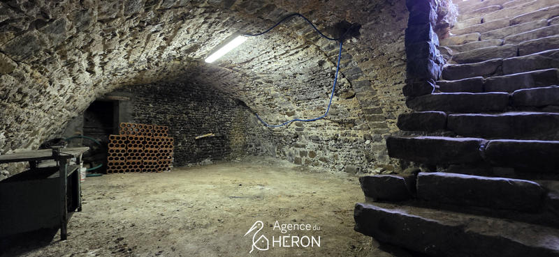 Maison - 111 m² - 7 pièces