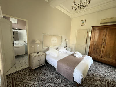 Propriété - 363 m² - 12 pièces