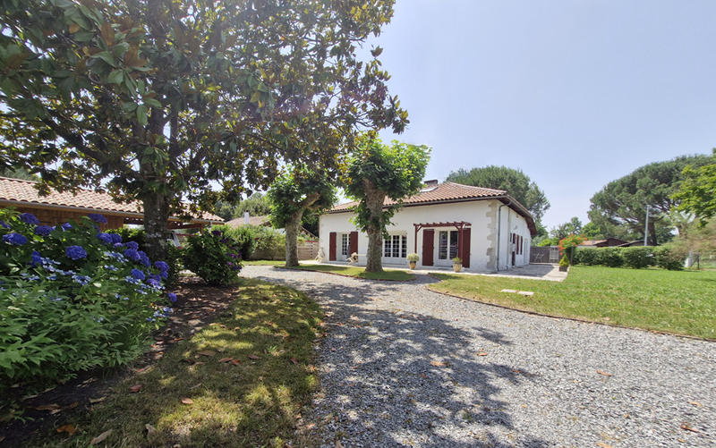 Maison - 215 m² - 7 pièces