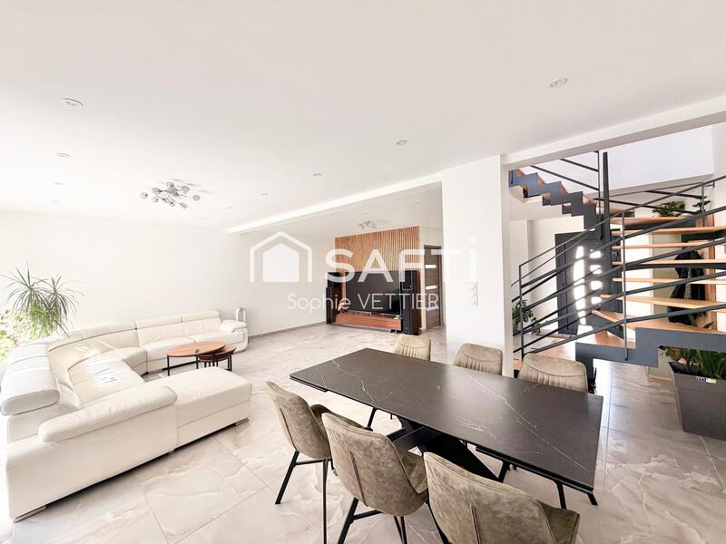 Maison - 160 m² - 6 pièces