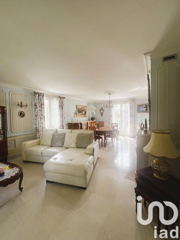 Maison - 204 m² - 10 pièces