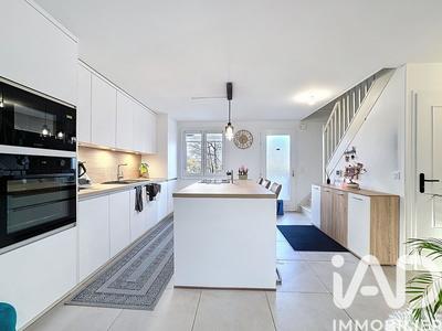 Maison - 90 m² - 5 pièces