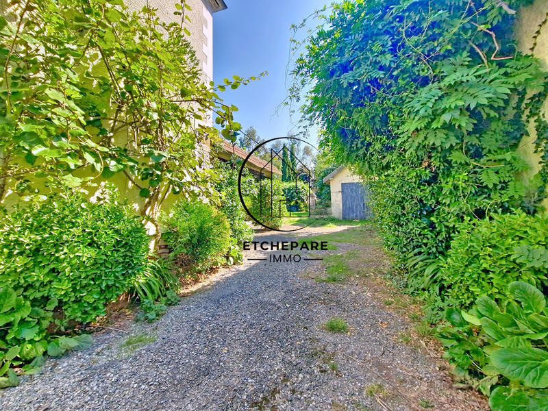 Maison - 213 m² - 5 pièces