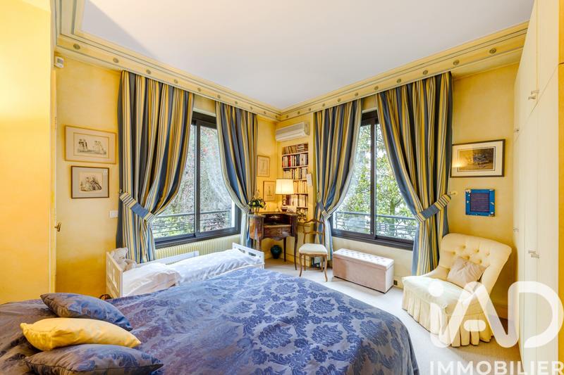 Duplex - 252 m² - 8 pièces