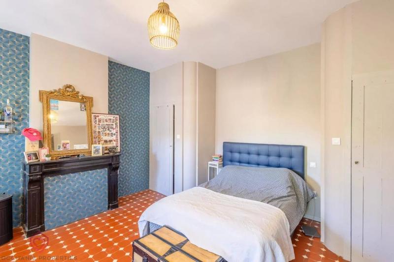 Maison de maîtres - 452 m² - 11 pièces