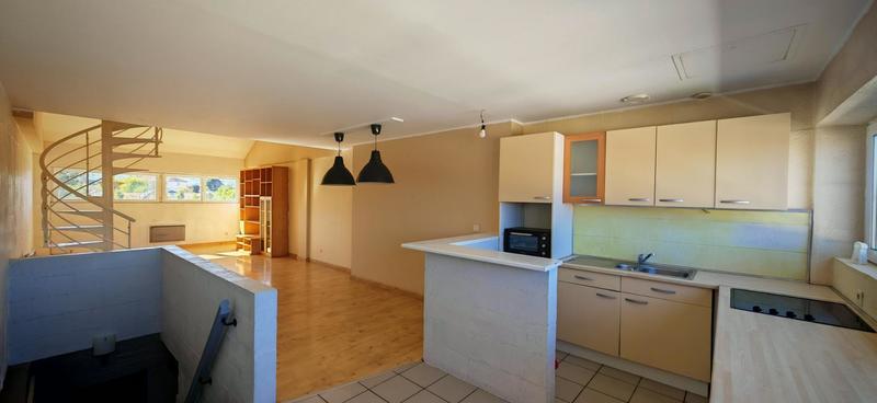 Loft - 70 m² - 3 pièces