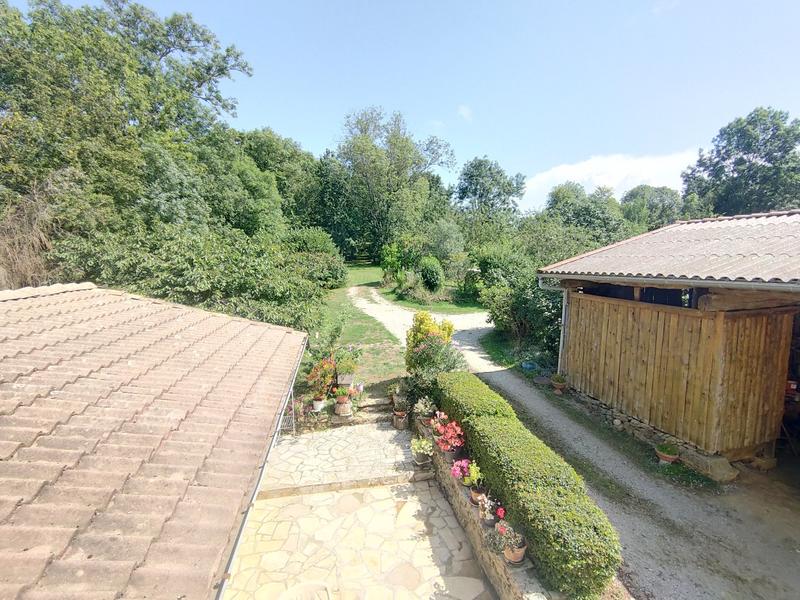 Propriété - 302 m² - 12 pièces