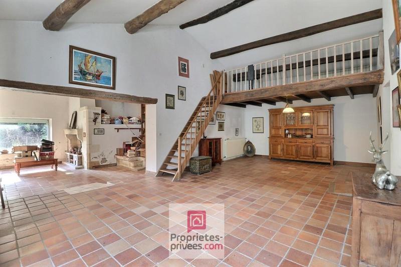 Maison - 433 m² - 19 pièces