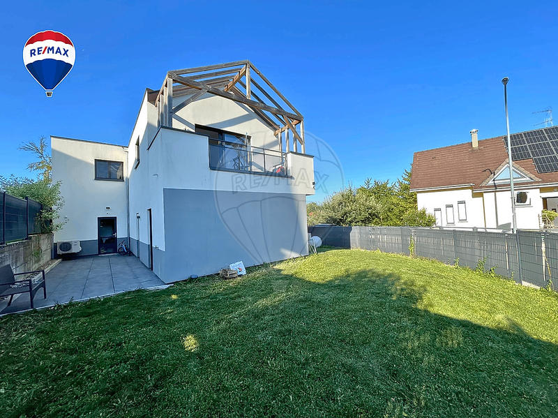 Maison - 86 m² - 4 pièces