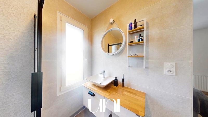 Maison - 200 m² - 7 pièces