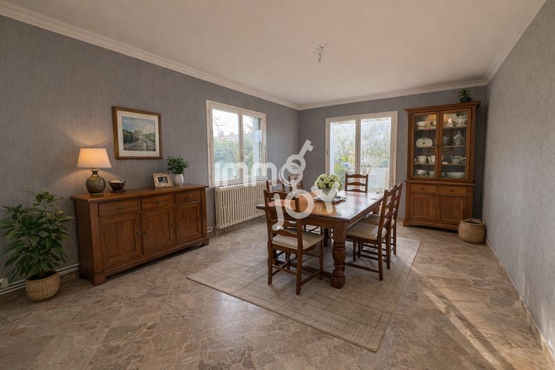Maison - 248 m² - 8 pièces