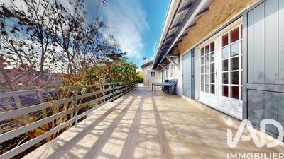 Maison - 245 m² - 8 pièces