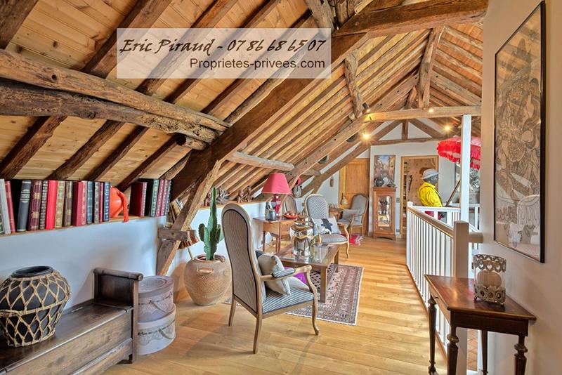 Maison - 240 m² - 8 pièces