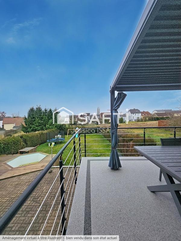 Maison - 94 m² - 5 pièces