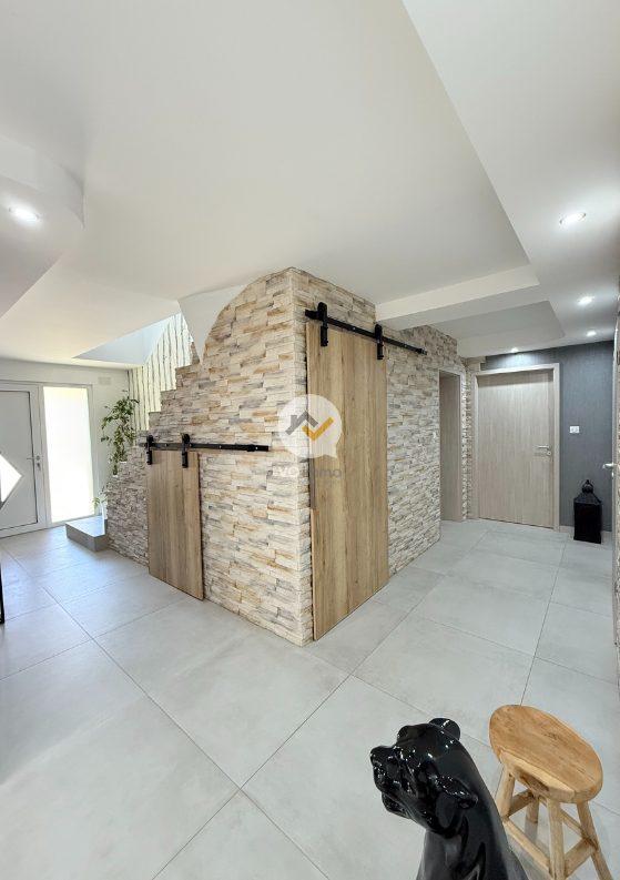 Maison contemporaine - 186 m² - 7 pièces