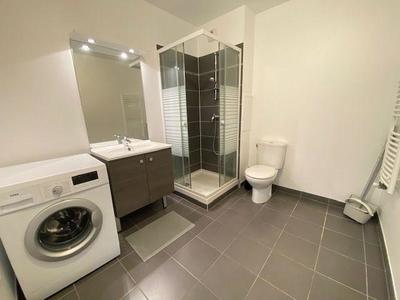 Studio - 30 m² - 1 pièce