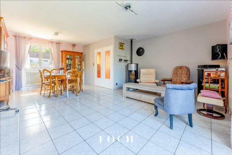 Maison traditionnelle - 103 m² - 6 pièces