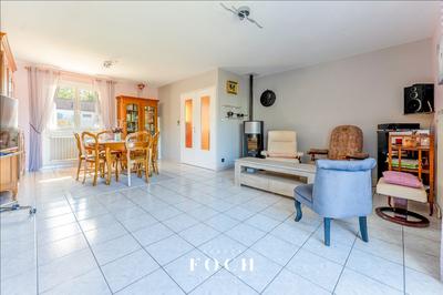 Maison traditionnelle - 103 m² - 6 pièces